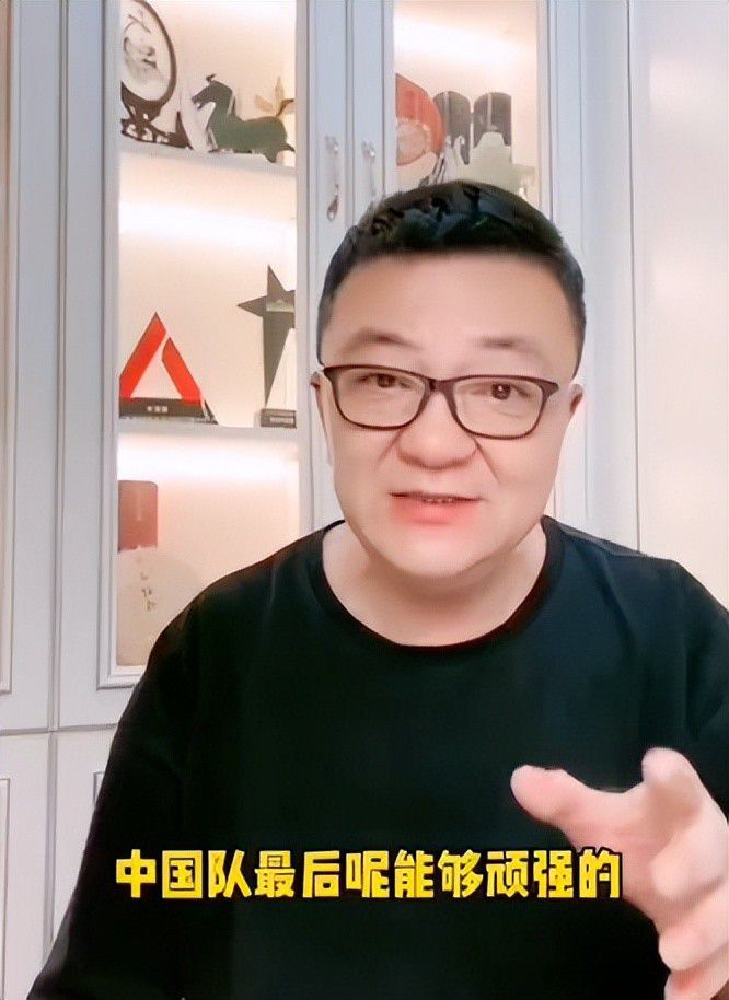 上半场，阿尔瓦雷斯开场仅40秒就首开纪录，随后福登制造了对方的乌龙球。